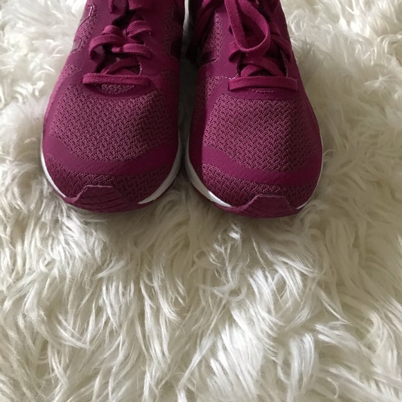New Balance x Isaac Mizrahi Live! Lace-Up Sneakers - Picture 11 of 16